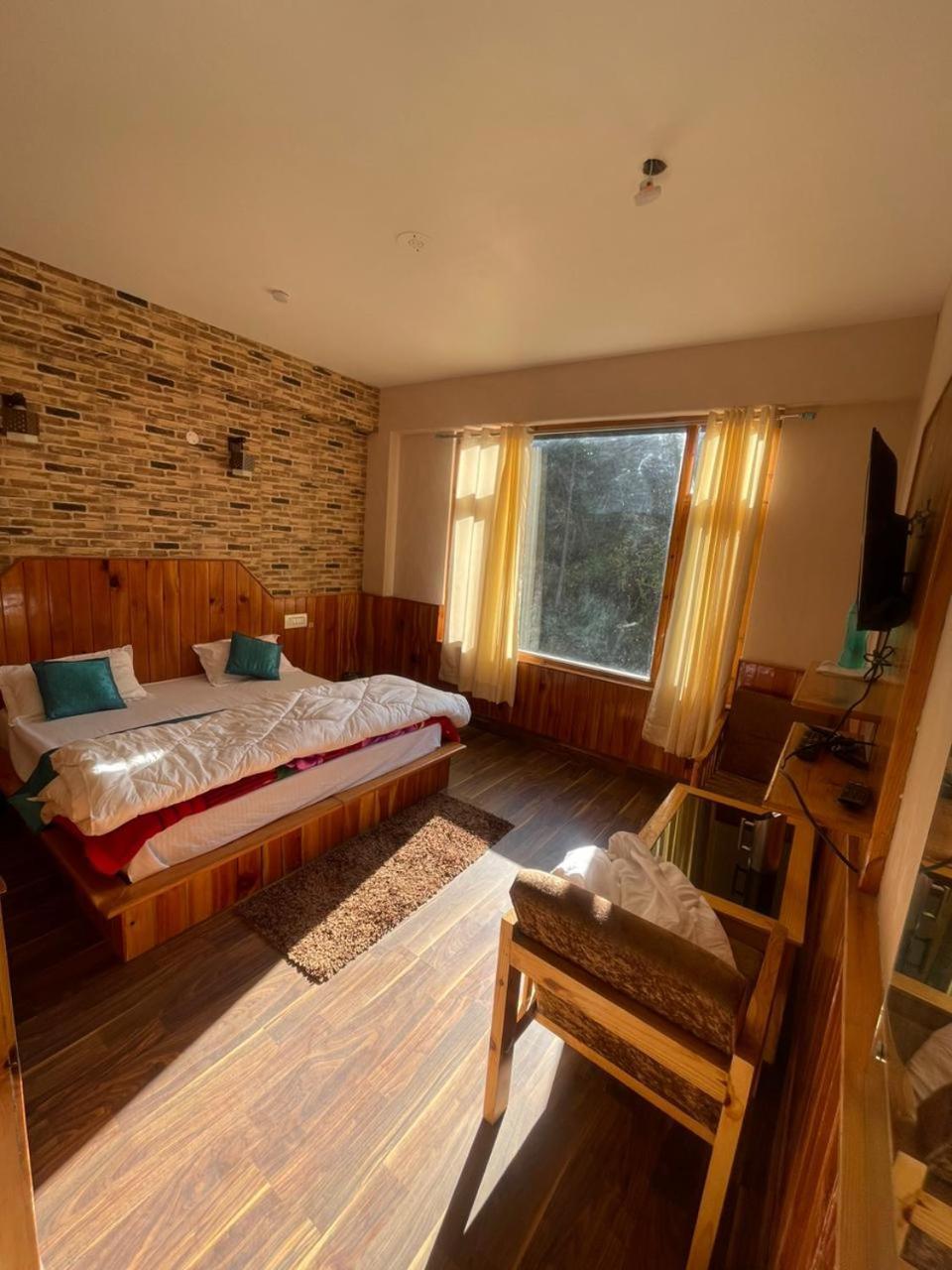 Shangri-La Rooms & Restaurant Kasol Zewnętrze zdjęcie